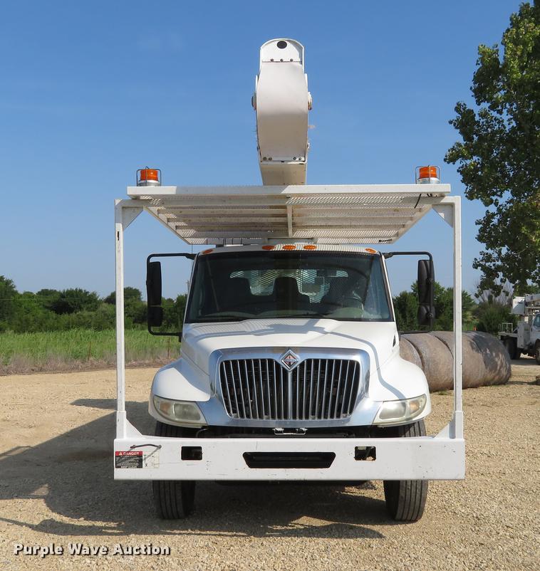 image for item EJ9629 2009 International DuraStar 4300 bucket truck