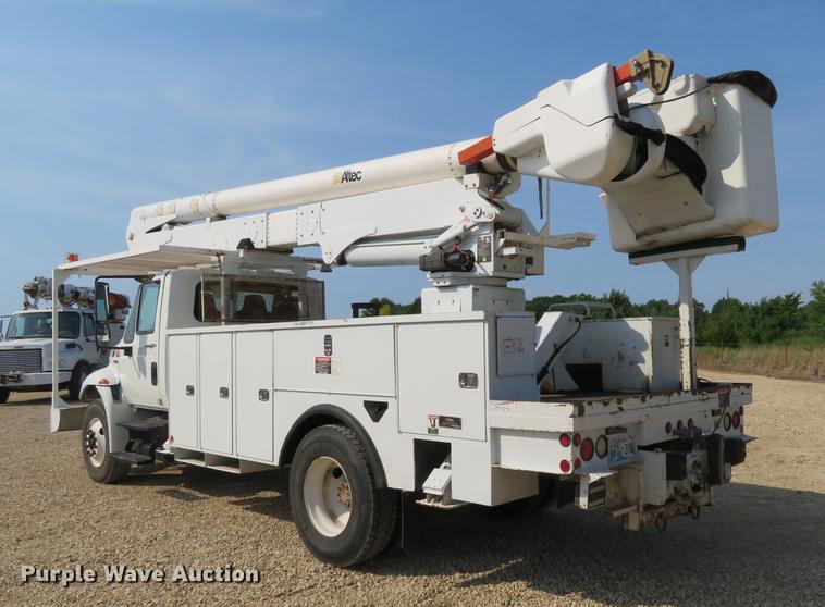 image for item EJ9629 2009 International DuraStar 4300 bucket truck