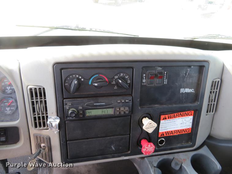 image for item EJ9629 2009 International DuraStar 4300 bucket truck