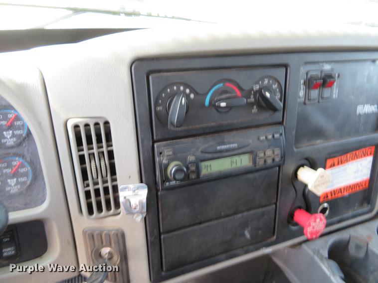 image for item EJ9629 2009 International DuraStar 4300 bucket truck