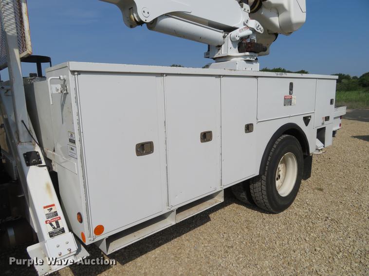image for item EJ9629 2009 International DuraStar 4300 bucket truck