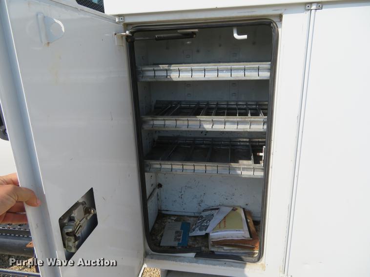 image for item EJ9629 2009 International DuraStar 4300 bucket truck