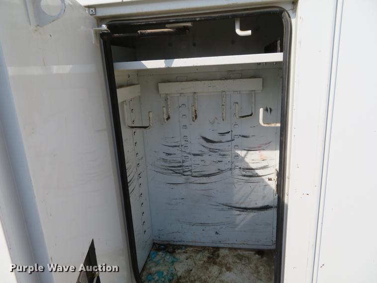 image for item EJ9629 2009 International DuraStar 4300 bucket truck