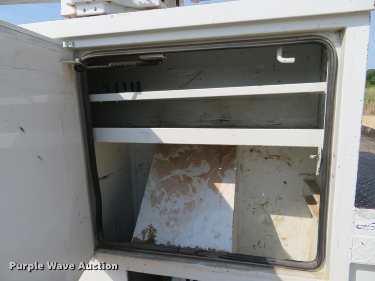 image for item EJ9629 2009 International DuraStar 4300 bucket truck