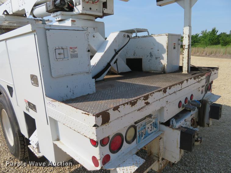 image for item EJ9629 2009 International DuraStar 4300 bucket truck