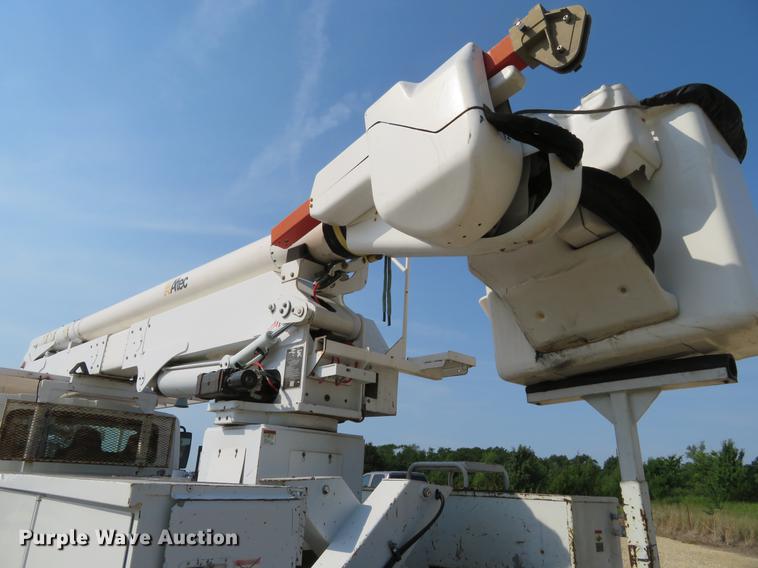 image for item EJ9629 2009 International DuraStar 4300 bucket truck