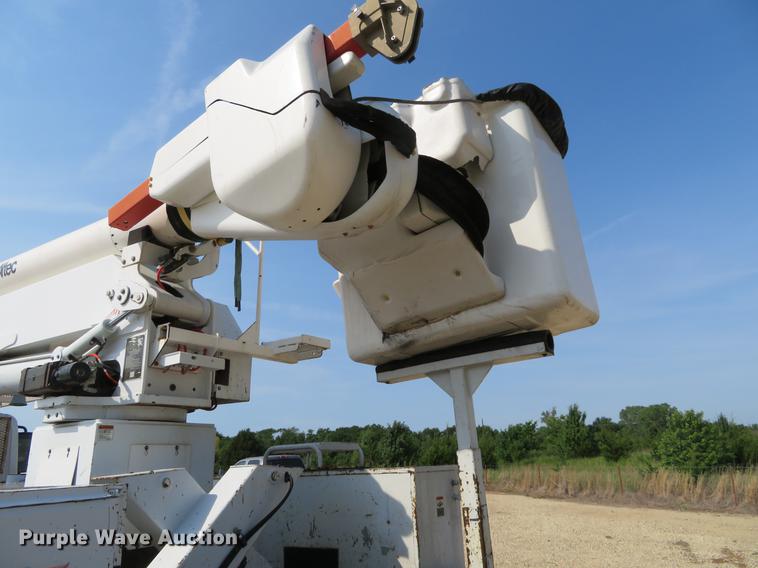 image for item EJ9629 2009 International DuraStar 4300 bucket truck