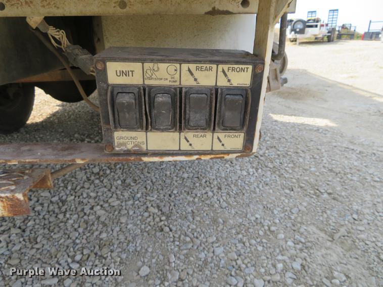 image for item EJ9629 2009 International DuraStar 4300 bucket truck