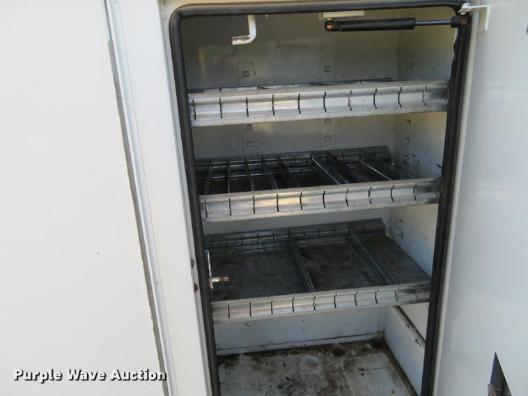 image for item EJ9629 2009 International DuraStar 4300 bucket truck