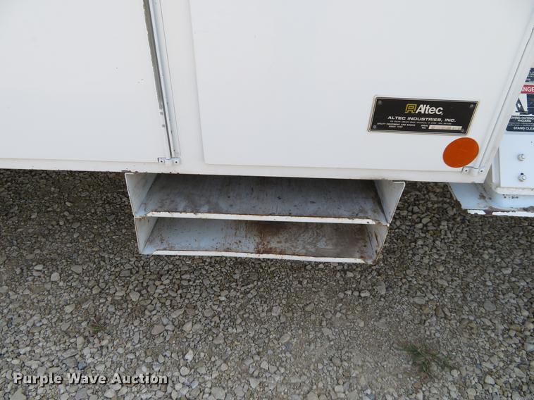 image for item EJ9629 2009 International DuraStar 4300 bucket truck