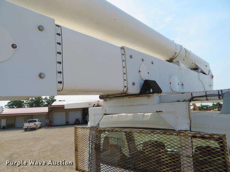 image for item EJ9629 2009 International DuraStar 4300 bucket truck