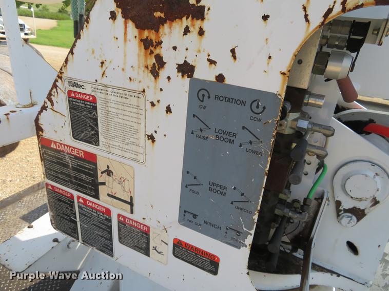 image for item EJ9629 2009 International DuraStar 4300 bucket truck