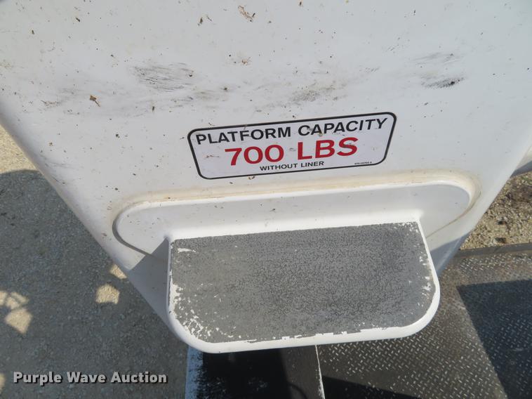 image for item EJ9629 2009 International DuraStar 4300 bucket truck