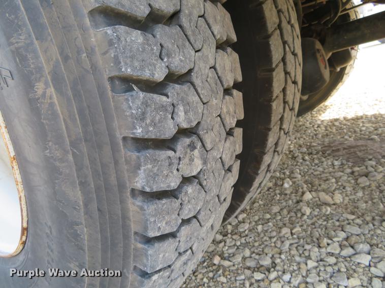 image for item EJ9629 2009 International DuraStar 4300 bucket truck