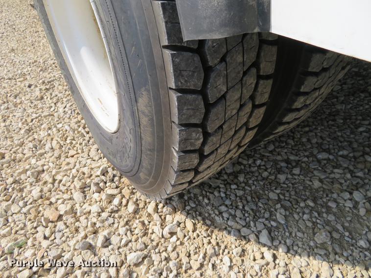 image for item EJ9629 2009 International DuraStar 4300 bucket truck