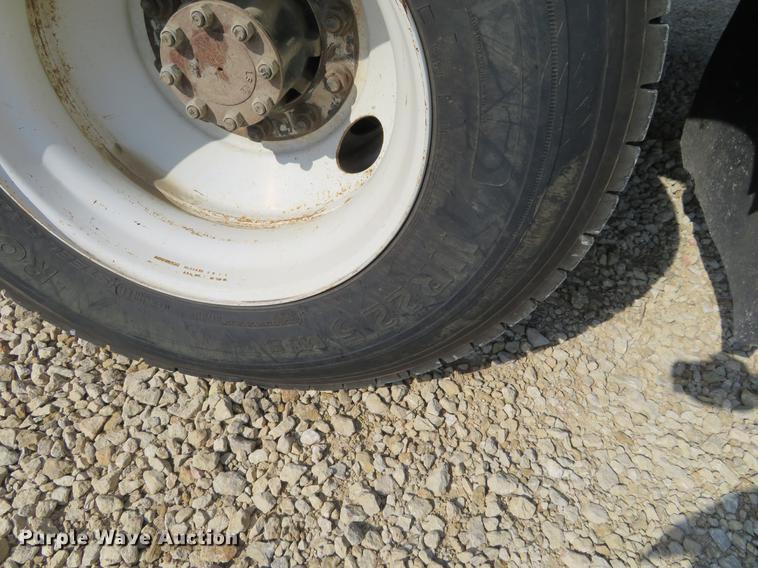 image for item EJ9629 2009 International DuraStar 4300 bucket truck