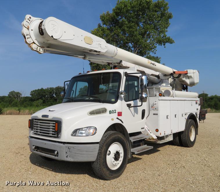 image for item EJ9630 2006 Freightliner Business Class M2 bucket truck