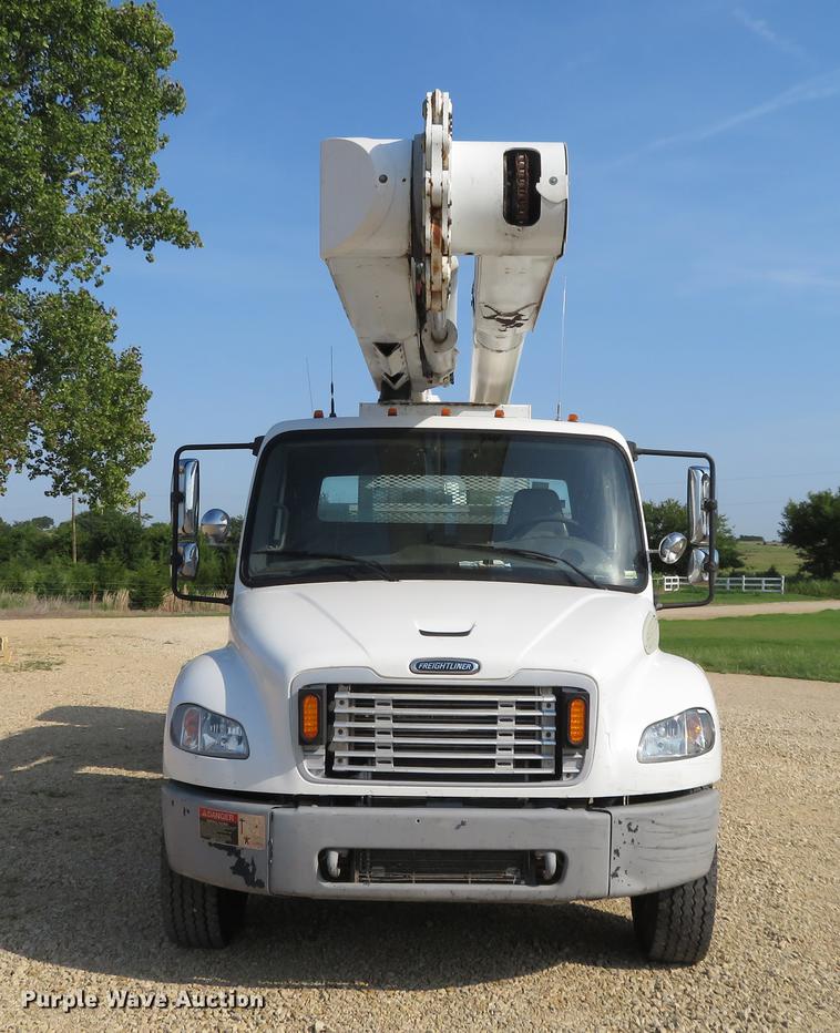 image for item EJ9630 2006 Freightliner Business Class M2 bucket truck