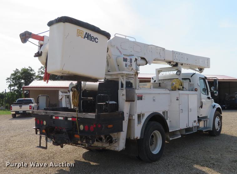 image for item EJ9630 2006 Freightliner Business Class M2 bucket truck