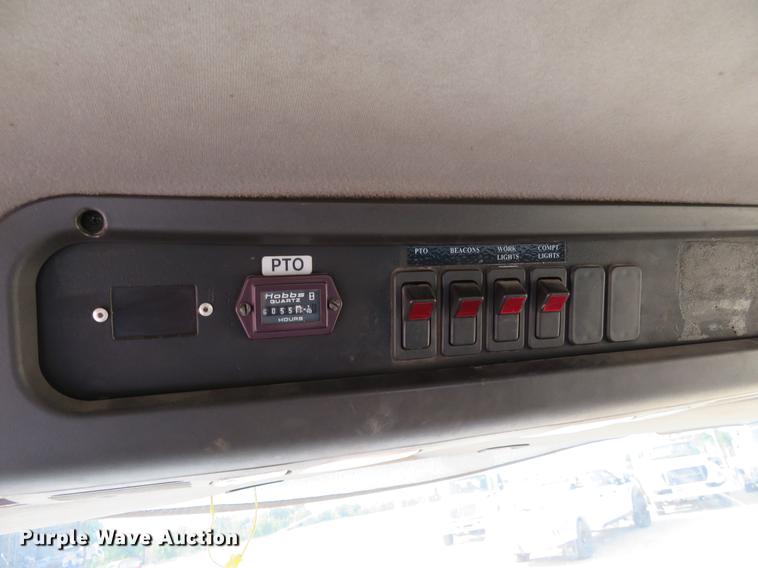 image for item EJ9630 2006 Freightliner Business Class M2 bucket truck