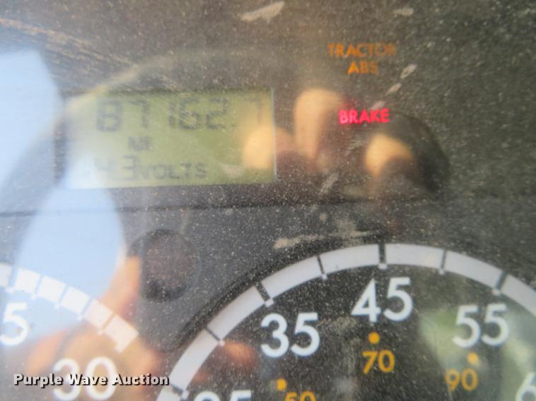 image for item EJ9630 2006 Freightliner Business Class M2 bucket truck