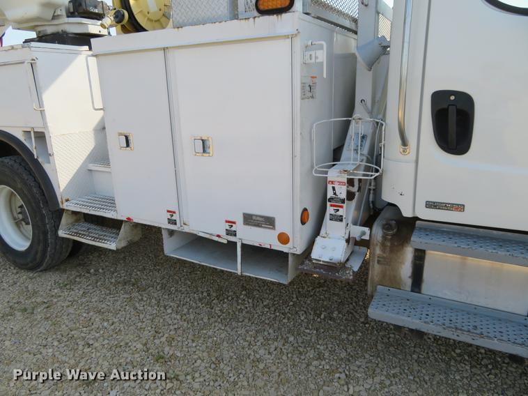 image for item EJ9630 2006 Freightliner Business Class M2 bucket truck