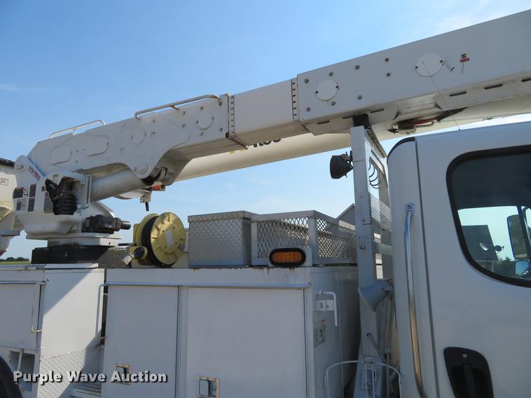 image for item EJ9630 2006 Freightliner Business Class M2 bucket truck