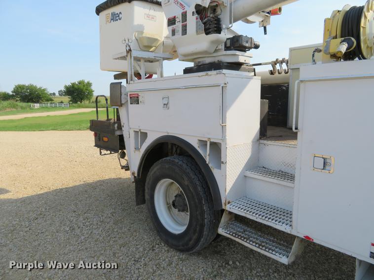 image for item EJ9630 2006 Freightliner Business Class M2 bucket truck