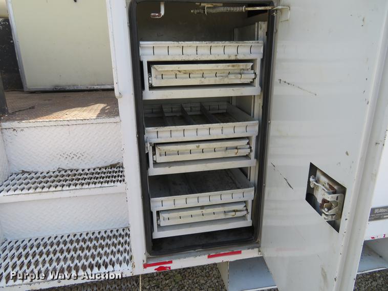 image for item EJ9630 2006 Freightliner Business Class M2 bucket truck