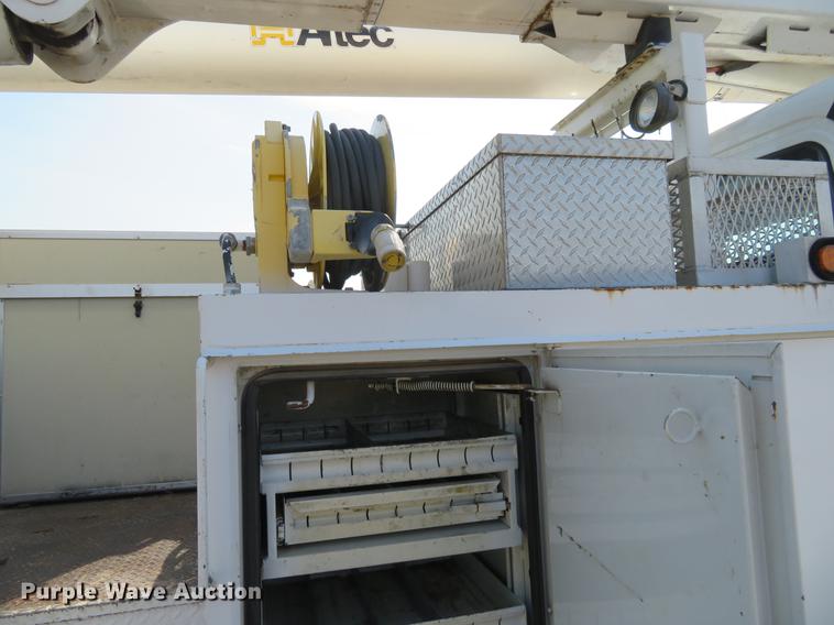 image for item EJ9630 2006 Freightliner Business Class M2 bucket truck