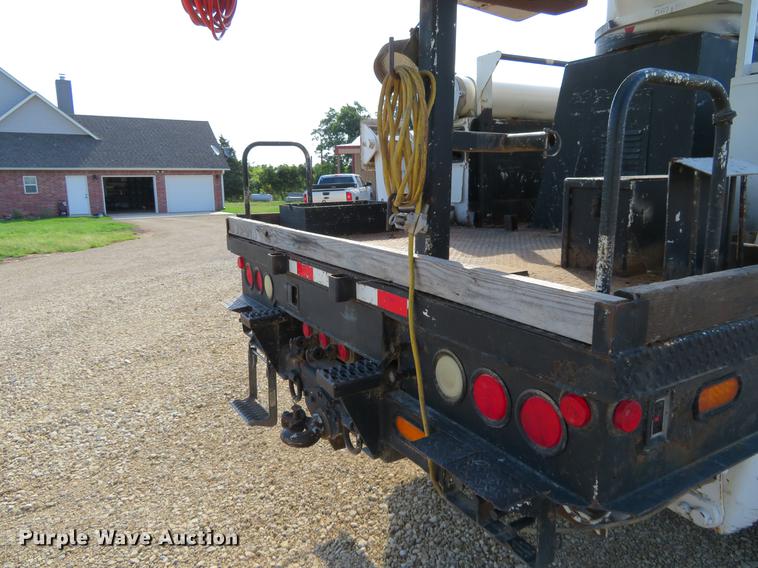 image for item EJ9630 2006 Freightliner Business Class M2 bucket truck