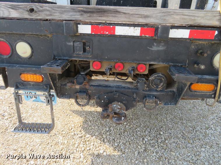 image for item EJ9630 2006 Freightliner Business Class M2 bucket truck