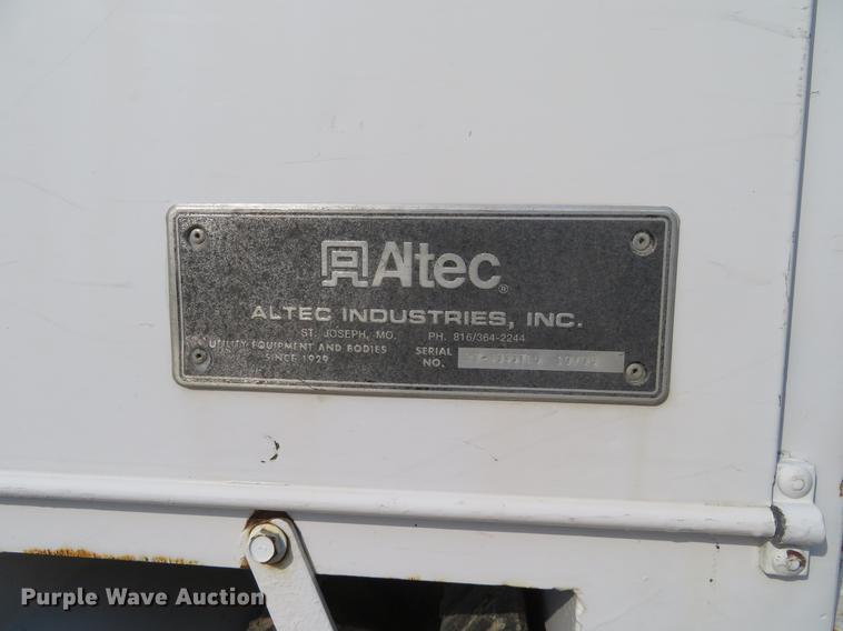 image for item EJ9630 2006 Freightliner Business Class M2 bucket truck