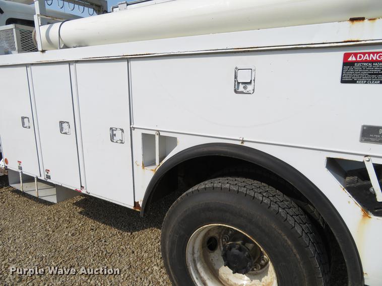 image for item EJ9630 2006 Freightliner Business Class M2 bucket truck