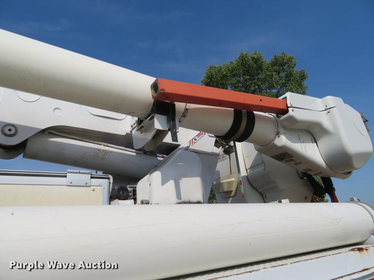 image for item EJ9630 2006 Freightliner Business Class M2 bucket truck