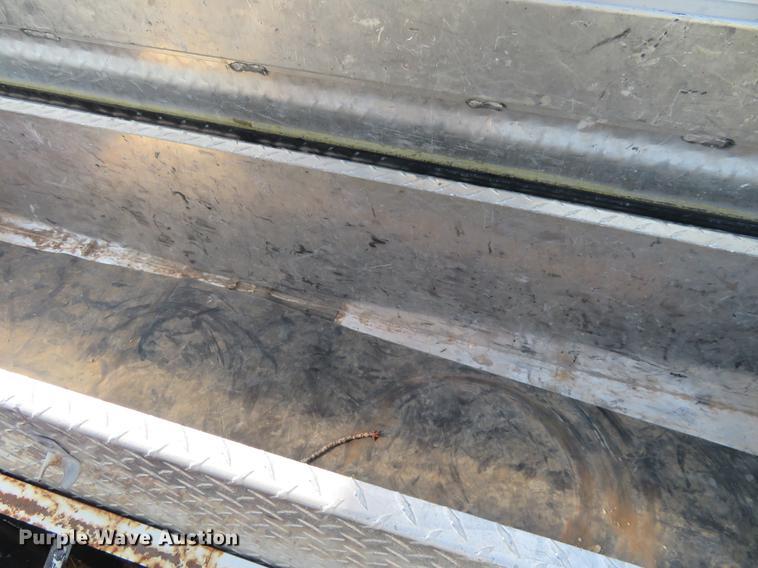 image for item EJ9630 2006 Freightliner Business Class M2 bucket truck