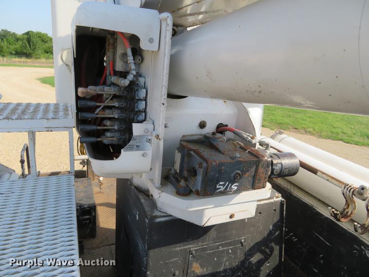 image for item EJ9630 2006 Freightliner Business Class M2 bucket truck