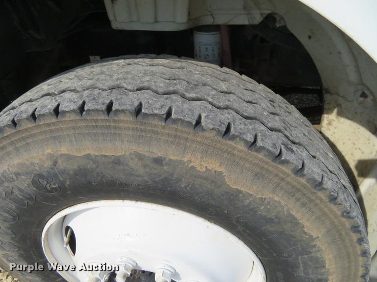 image for item EJ9630 2006 Freightliner Business Class M2 bucket truck