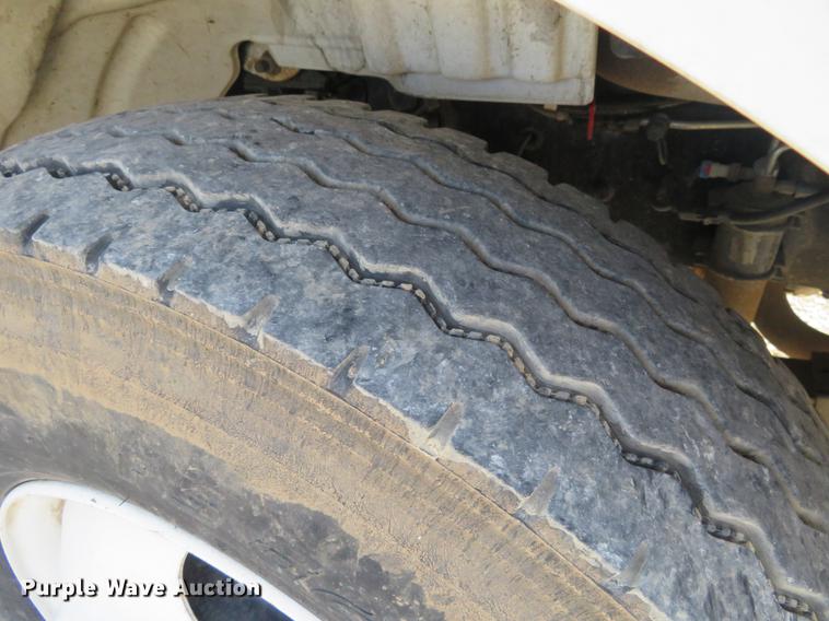 image for item EJ9630 2006 Freightliner Business Class M2 bucket truck