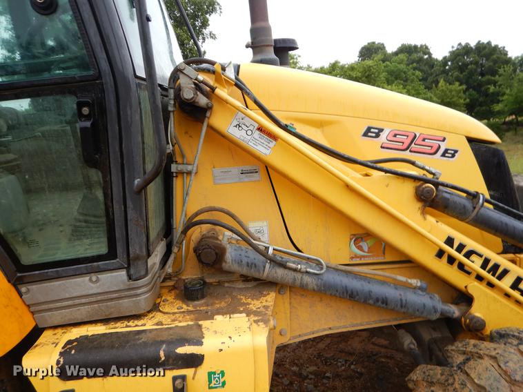 image for item EK9507 2011 New Holland B95B backhoe