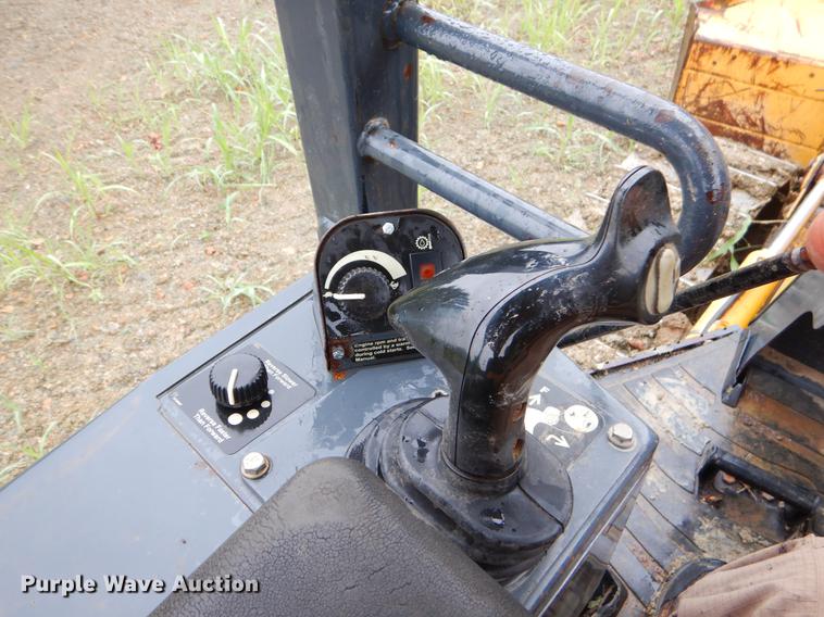 image for item EK9508 2007 John Deere 650J dozer