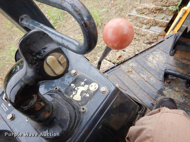 image for item EK9508 2007 John Deere 650J dozer