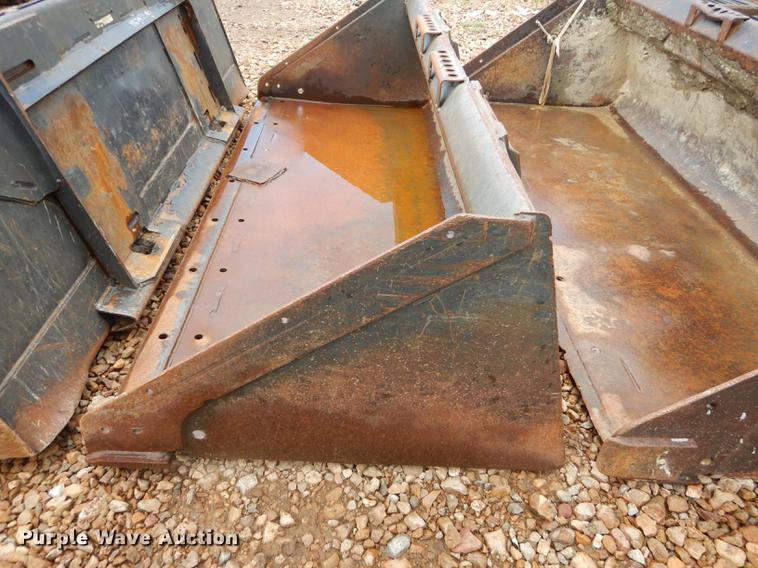 Bobcat 74"W low profile skid steer bucket in Olathe, KS Item EM9552