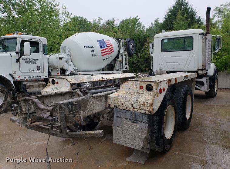 image for item EP9455 2005 Mack CV713 truck cab and chassis