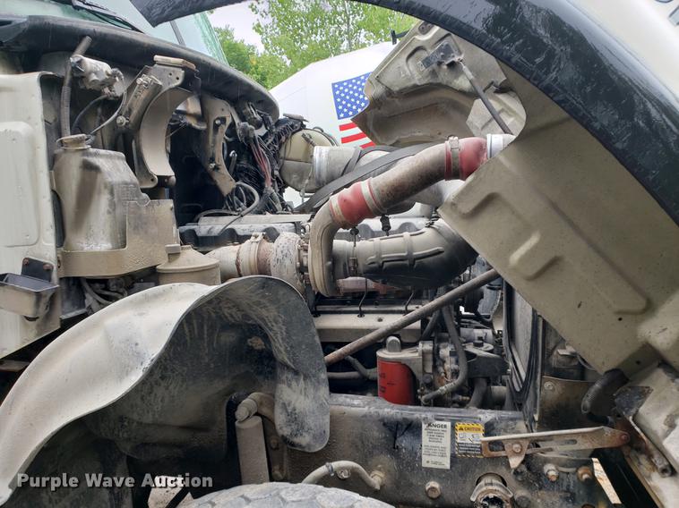 image for item EP9455 2005 Mack CV713 truck cab and chassis