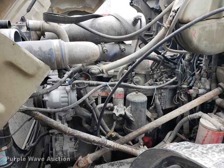 image for item EP9455 2005 Mack CV713 truck cab and chassis