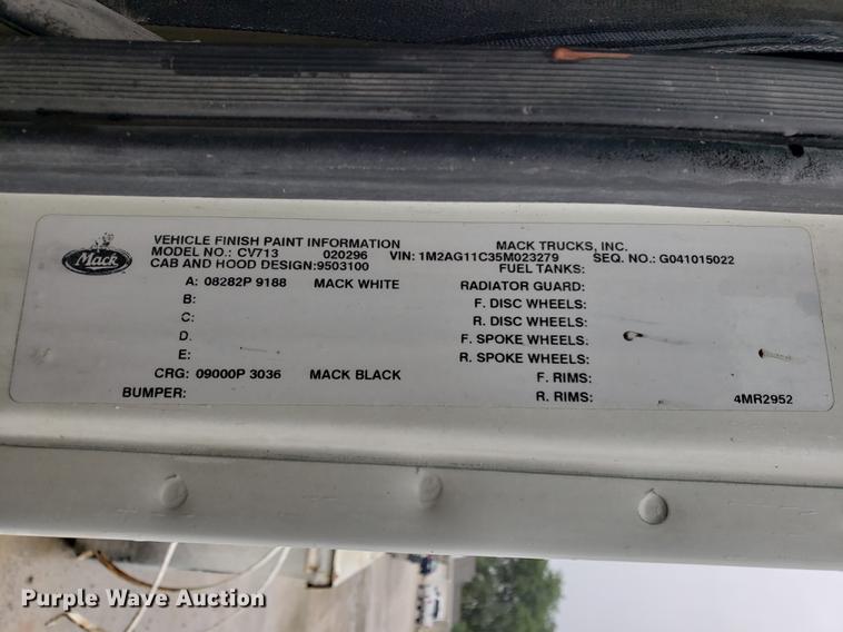 image for item EP9455 2005 Mack CV713 truck cab and chassis