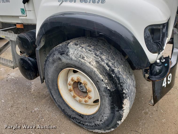 image for item EP9455 2005 Mack CV713 truck cab and chassis