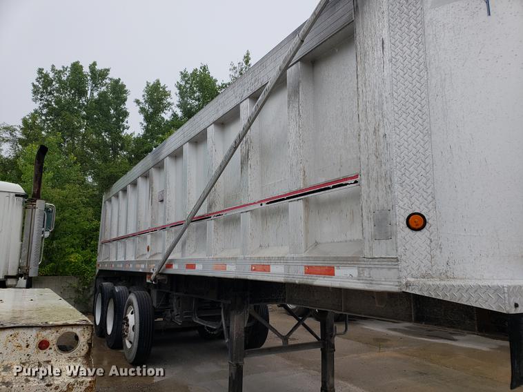 image for item EP9456 2002 Travis end dump trailer