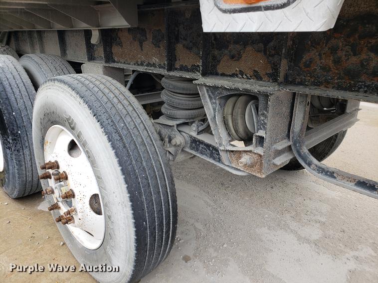 image for item EP9456 2002 Travis end dump trailer